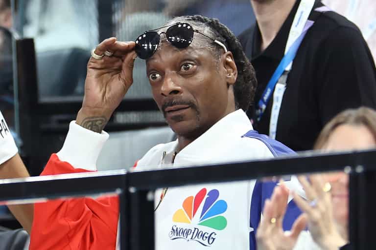 Snoop Dogg making Planet of the Apes-style movie but with dogs instead of apes Snoop Dogg making Planet of the Apes-style movie but with dogs instead of apes