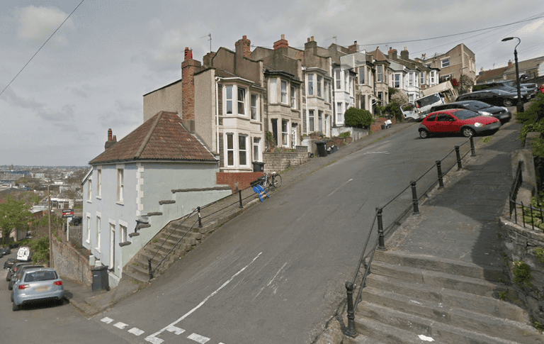 Steepest street in England where cars have to be parked sideways so they don’t roll away Steepest street in England where cars have to be parked sideways so they don’t roll away