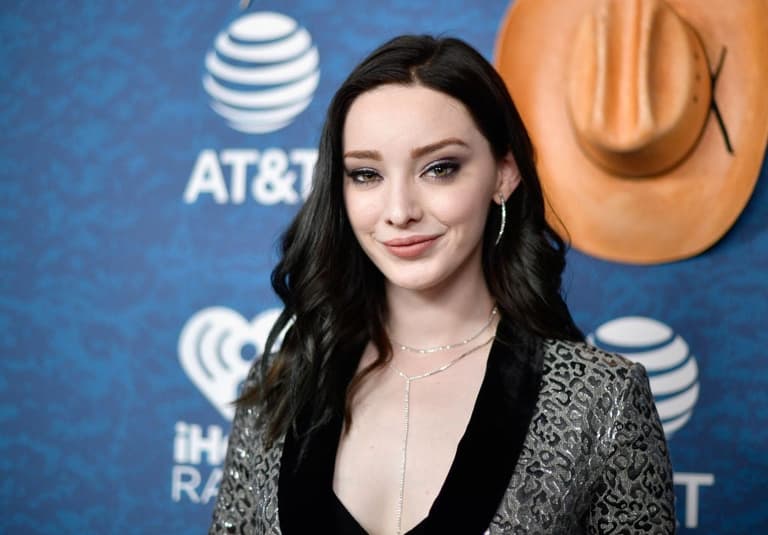 Oppenheimer star comes out as trans masculine non-binary and shares new name Oppenheimer star comes out as trans masculine non-binary and shares new name