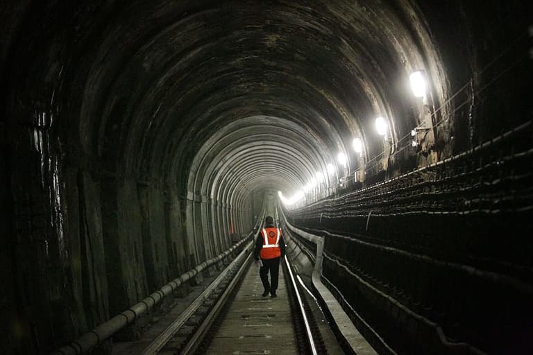 Incredible £15.6trn Transatlantic Tunnel would let you get from UK to US in just 54 minutes Incredible £15.6trn Transatlantic Tunnel would let you get from UK to US in just 54 minutes