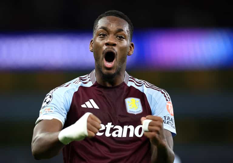 Jhon Duran en-route to London ahead of medical for new club Jhon Duran en-route to London ahead of medical for new club