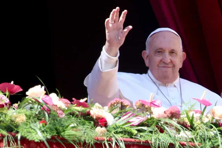 Pope Francis health update as pontiff remains in hospital Pope Francis health update as pontiff remains in hospital