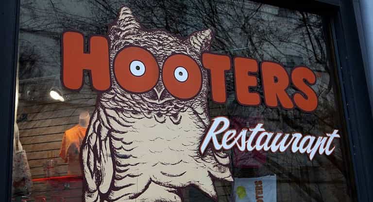 US ‘breastaurant’ slammed for objectifying women to expand in the UK US ‘breastaurant’ slammed for objectifying women to expand in the UK