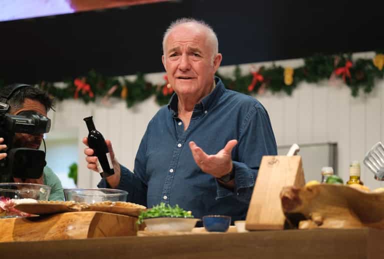 Diners slam Rick Stein’s fish and chips as a ‘minuscule rip-off’ Diners slam Rick Stein’s fish and chips as a ‘minuscule rip-off’