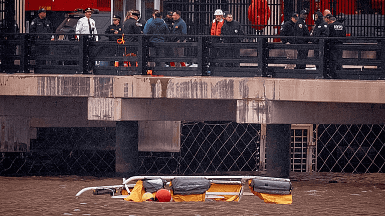 Helicopter pilot’s chilling final call moments before plunging into the Hudson Helicopter pilot’s chilling final call moments before plunging into the Hudson