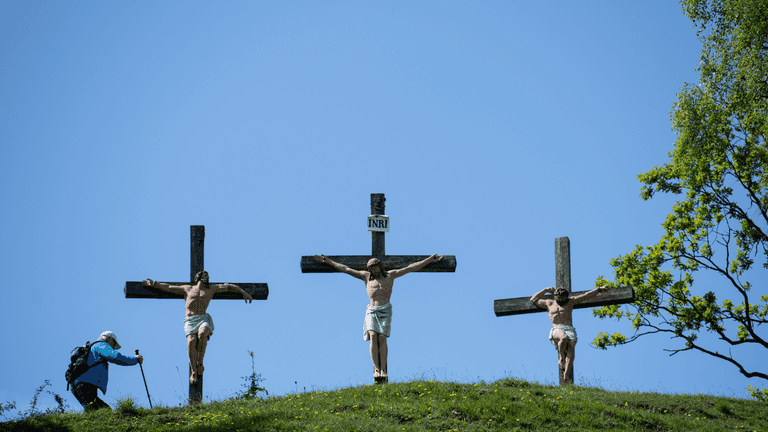 84-year-old critically injured after falling from cross during crucifixion reenactment 84-year-old critically injured after falling from cross during crucifixion reenactment
