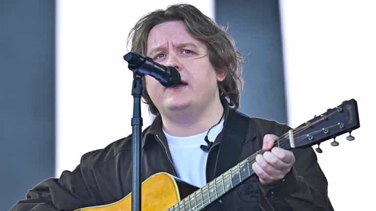 Lewis Capaldi stuns fans as he returns to Glastonbury for secret set Lewis Capaldi stuns fans as he returns to Glastonbury for secret set