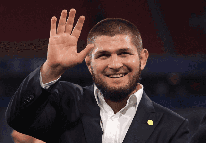Kate Scott praised for reaction after Khabib refuses to shake her hand on live TV Kate Scott praised for reaction after Khabib refuses to shake her hand on live TV
