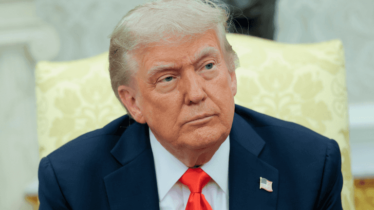 Trump caught ‘dropping off’ during his own military parade for 79th birthday Trump caught ‘dropping off’ during his own military parade for 79th birthday