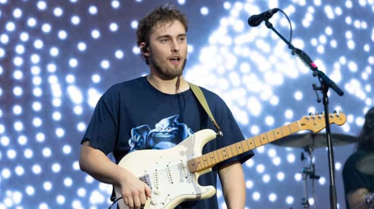 Sam Fender tickets are still available for his 2025 People Watching Tour Sam Fender tickets are still available for his 2025 People Watching Tour