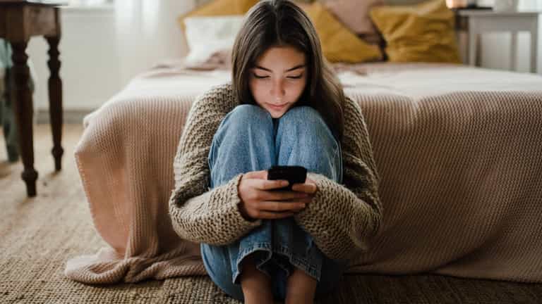 British kids and teens will spend up to four hours a day glued to digital devices this summer, says study British kids and teens will spend up to four hours a day glued to digital devices this summer, says study
