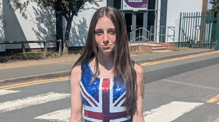 School in Union Jack dress row closes early for summer holidays after receiving ‘extremist threats’ School in Union Jack dress row closes early for summer holidays after receiving ‘extremist threats’