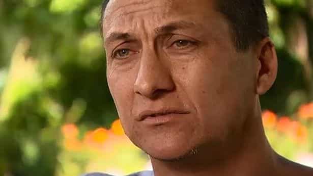 ‘Sex offender’ executes two police officers before taking own family hostage ‘Sex offender’ executes two police officers before taking own family hostage