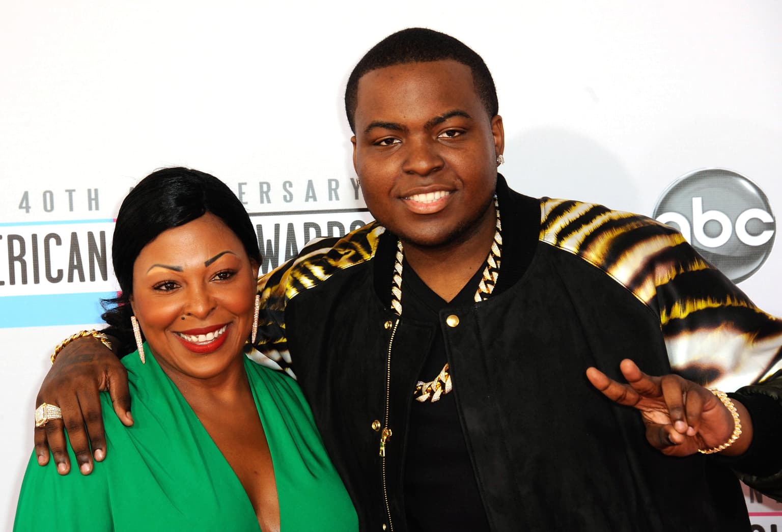 Chart topper Sean Kingston jailed alongside mother