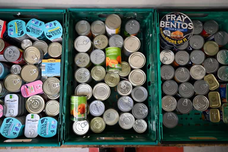 Full-time workers are turning to food banks amid cost of living crisis Full-time workers are turning to food banks amid cost of living crisis