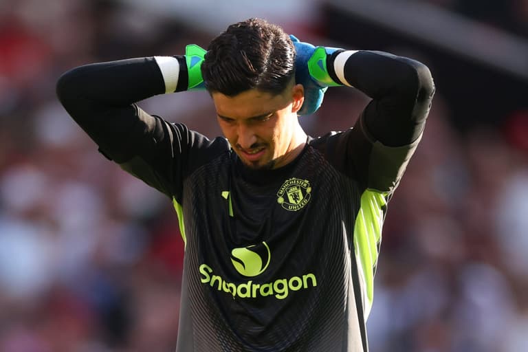 Ruben Amorim flips out at suggestion he should have started Tom Heaton over Altay Bayindir Ruben Amorim flips out at suggestion he should have started Tom Heaton over Altay Bayindir