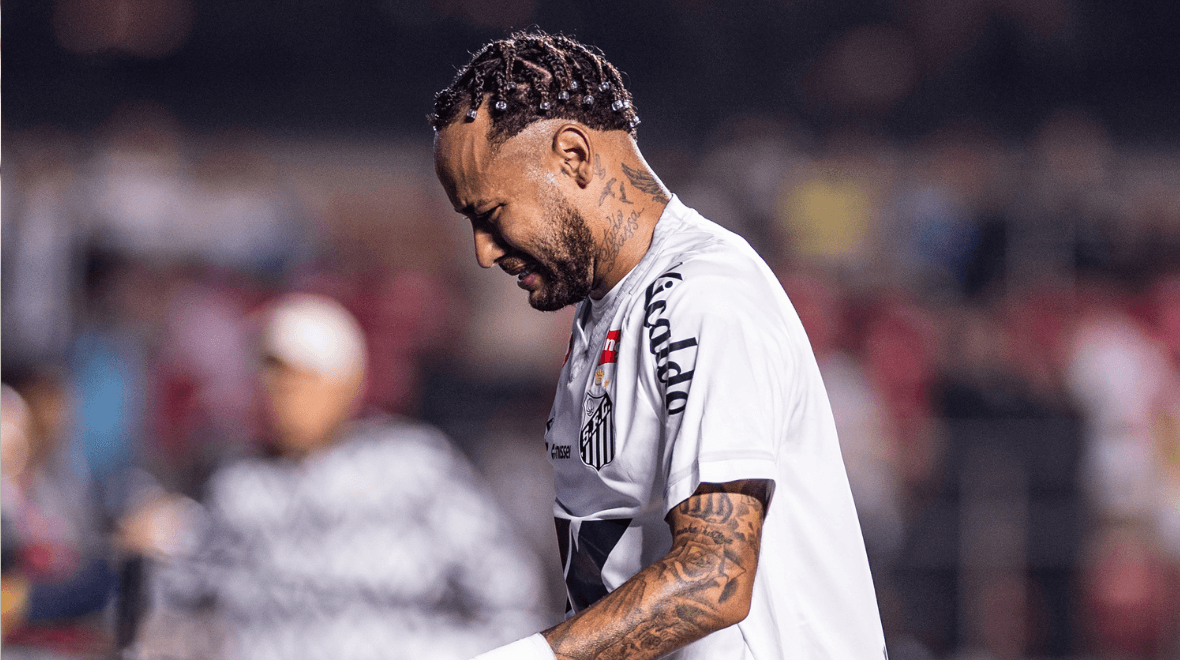 Neymar leaves pitch in flood of tears after Brazilian league match