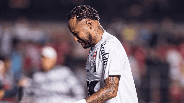 Neymar leaves pitch in flood of tears after Brazilian league match Neymar leaves pitch in flood of tears after Brazilian league match