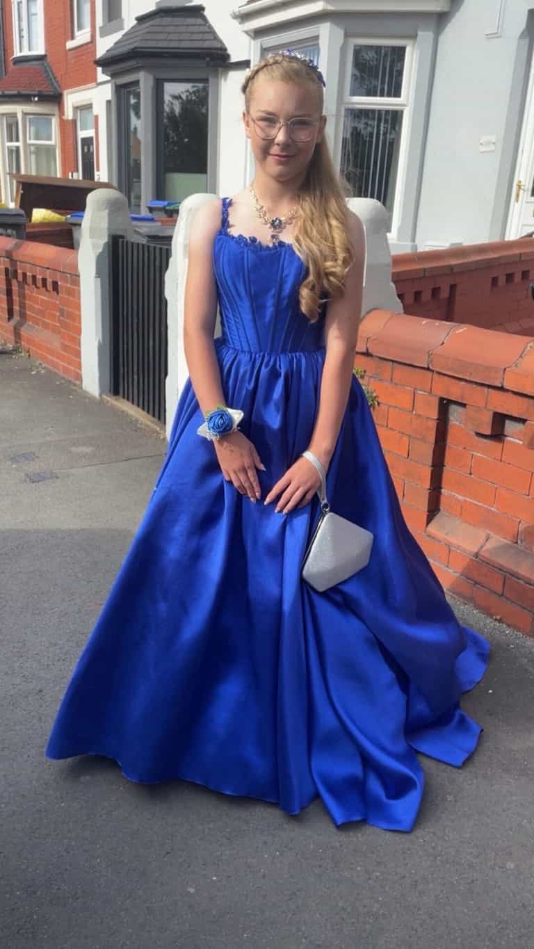 Schoolgirl left in tears after bullies ‘tear her prom dress to pieces’ Schoolgirl left in tears after bullies ‘tear her prom dress to pieces’