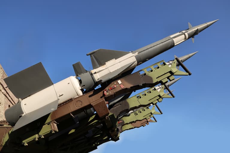 Putin tests nuclear missiles after meeting with Trump falls through Putin tests nuclear missiles after meeting with Trump falls through