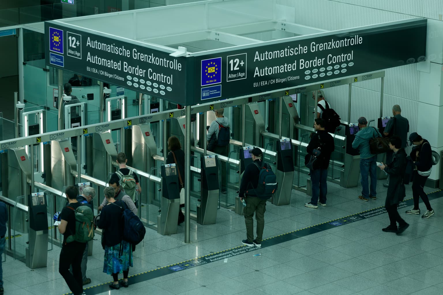UK travellers told to ‘expect long queues’ as major new EU border rules come into force today