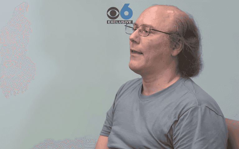 Man confesses to killing both of his parents live on TV Man confesses to killing both of his parents live on TV