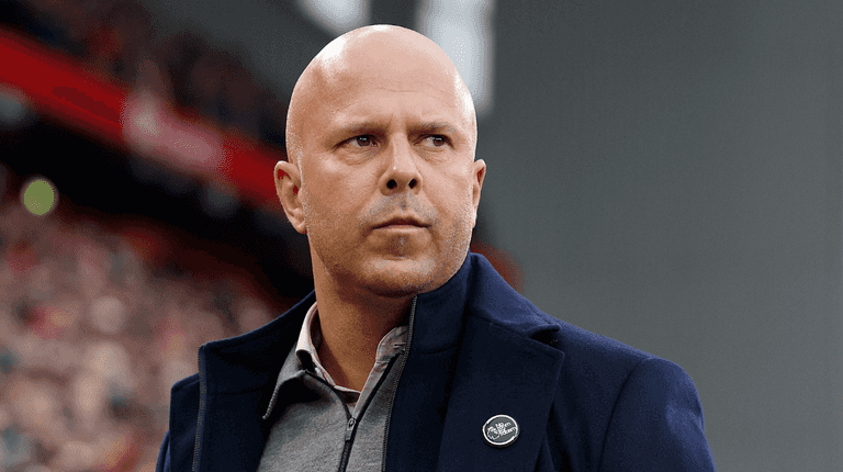 The internet reacts after Arne Slot’s viral teamsheet comment The internet reacts after Arne Slot’s viral teamsheet comment