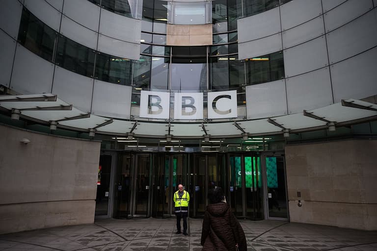 ‘Putin, Trump and Netanyahu denouncing BBC shows it’s doing something right’ – Jonathan Dimbleby ‘Putin, Trump and Netanyahu denouncing BBC shows it’s doing something right’ – Jonathan Dimbleby
