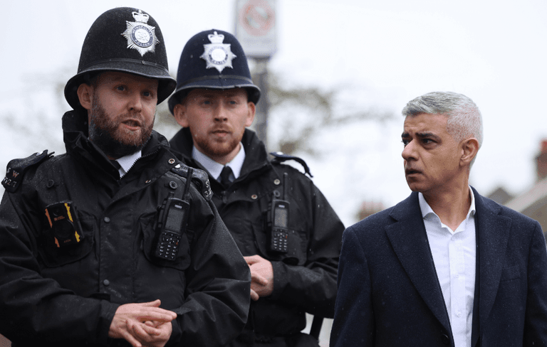 London murder rate drops to ‘lowest level in decades’ as violent crime plummets London murder rate drops to ‘lowest level in decades’ as violent crime plummets