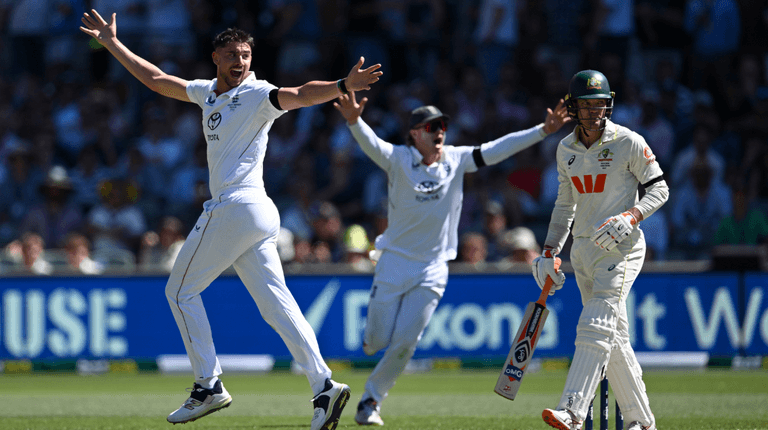 Ashes video referee breaks silence after controversial Alex Carey ‘not out’ decision Ashes video referee breaks silence after controversial Alex Carey ‘not out’ decision