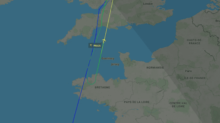 Ryanair flight forced to divert to UK after mid-air emergency as ‘passengers hurt’ Ryanair flight forced to divert to UK after mid-air emergency as ‘passengers hurt’