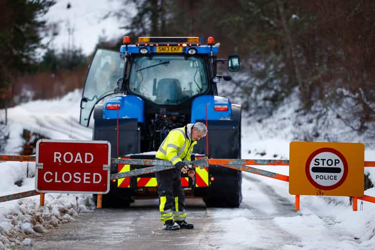 All areas in UK hit with weather warning as snowstorm approaches All areas in UK hit with weather warning as snowstorm approaches