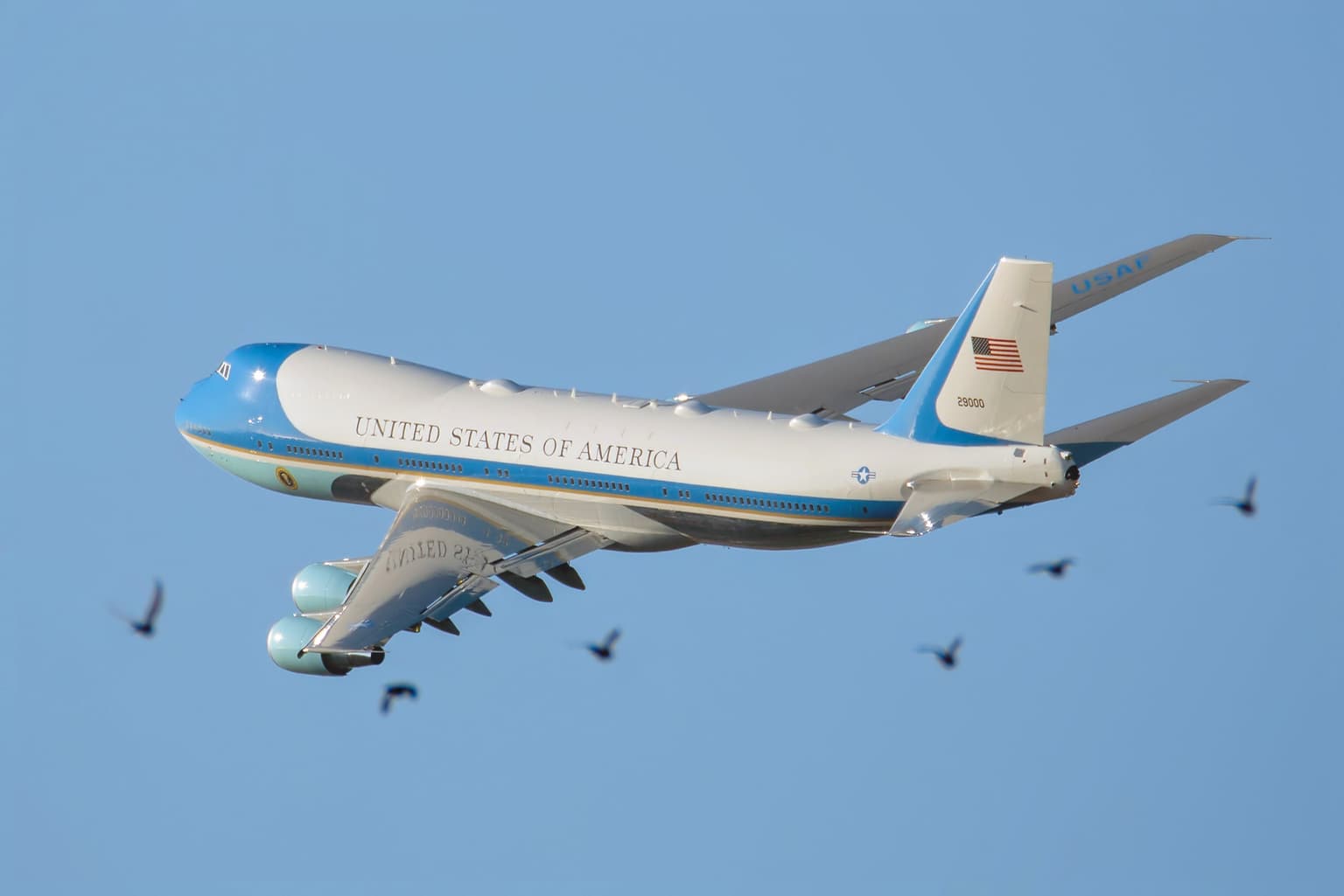 Air Force One makes emergency U-turn with Donald Trump on board