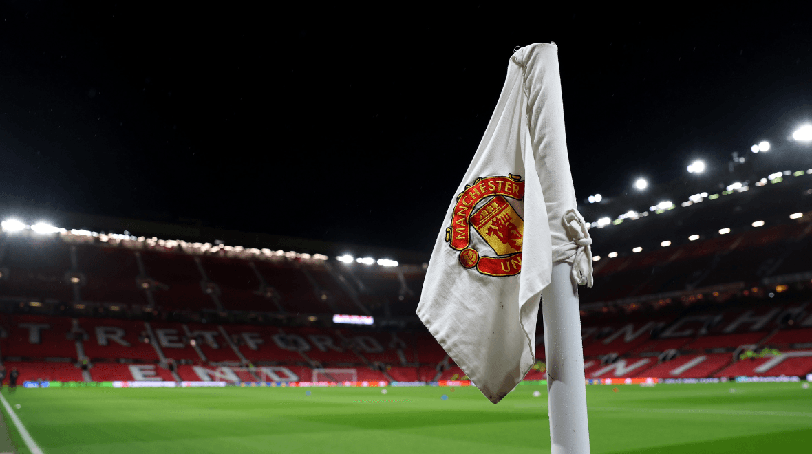 Major Man United star announces departure from the club