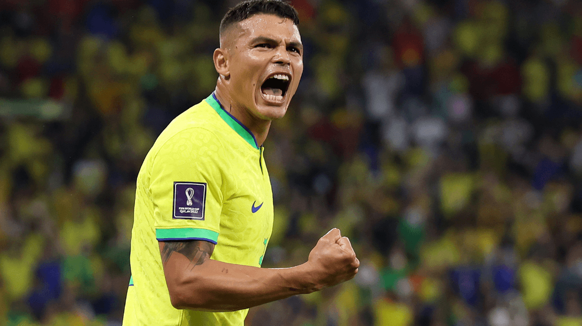 Thiago Silva joins European giants in sensational return