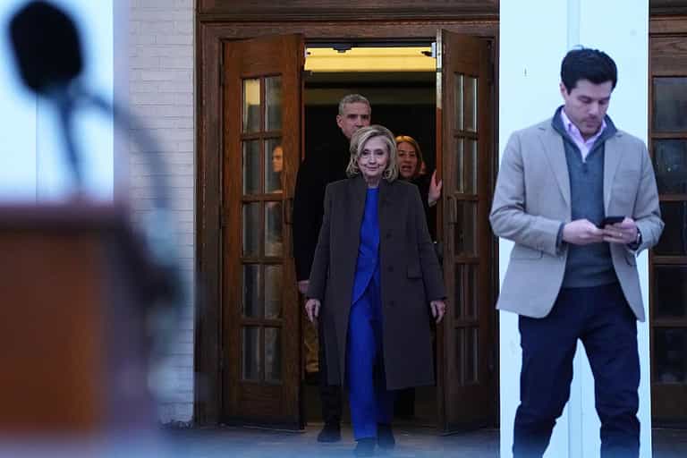 Leaked photo leads to chaos at Hillary Clinton Epstein deposition Leaked photo leads to chaos at Hillary Clinton Epstein deposition
