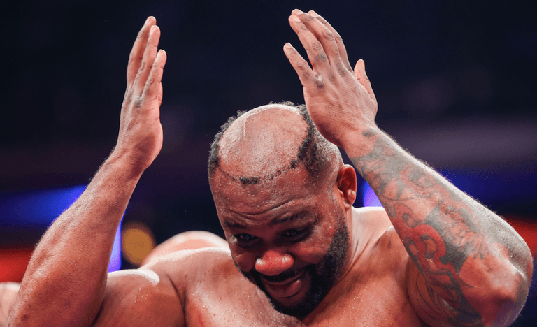 Jarrell Miller’s hairpiece punched off during fight with Kingsley Ibeh Jarrell Miller’s hairpiece punched off during fight with Kingsley Ibeh