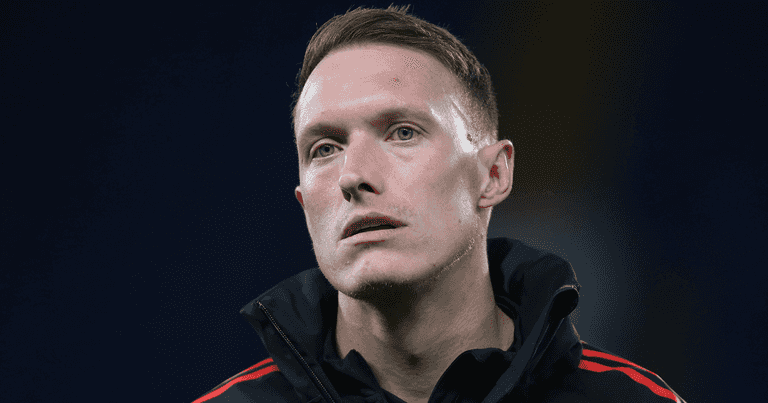 Phil Jones joins English club as first team coach Phil Jones joins English club as first team coach