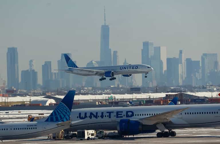 Major airline is banning ‘barebeaters’ from its flights Major airline is banning ‘barebeaters’ from its flights