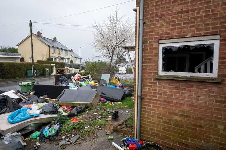 Drivers who litter could lose their licence under new government proposals Drivers who litter could lose their licence under new government proposals