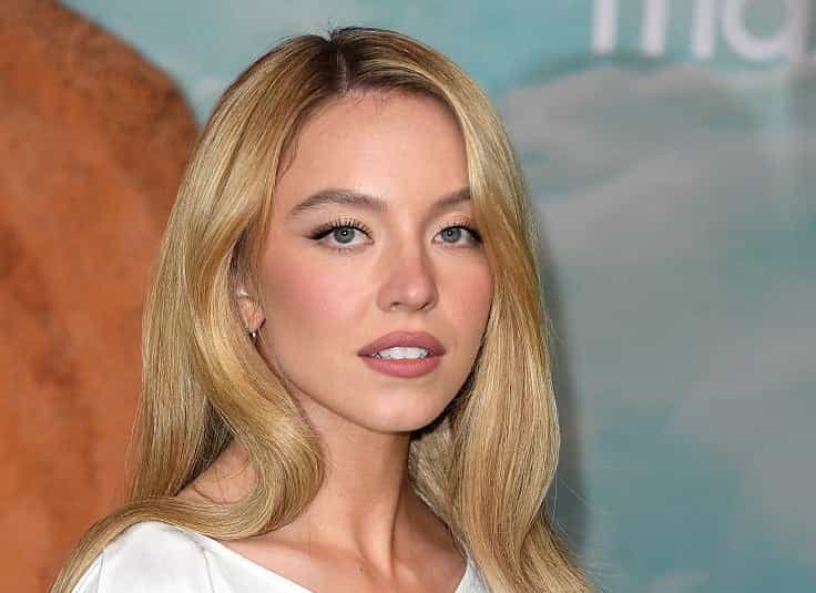 Sydney Sweeney goes completely nude in shocking scenes in new Euphoria episode Sydney Sweeney goes completely nude in shocking scenes in new Euphoria episode