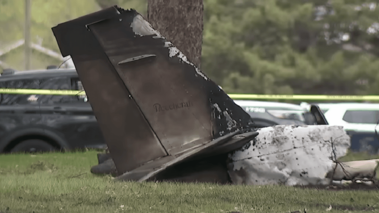 US politician one of two dead in fireball plane crash