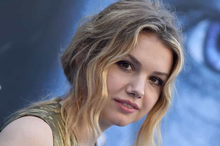Hannah Murray details her psychotic episode after she was drawn into a cult Hannah Murray details her psychotic episode after she was drawn into a cult