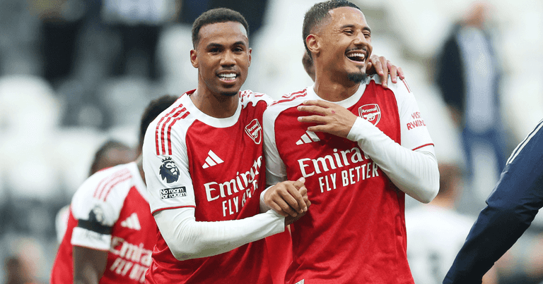 PSG spotted using bizarre rugby training technique to prepare for Arsenal bombardment PSG spotted using bizarre rugby training technique to prepare for Arsenal bombardment