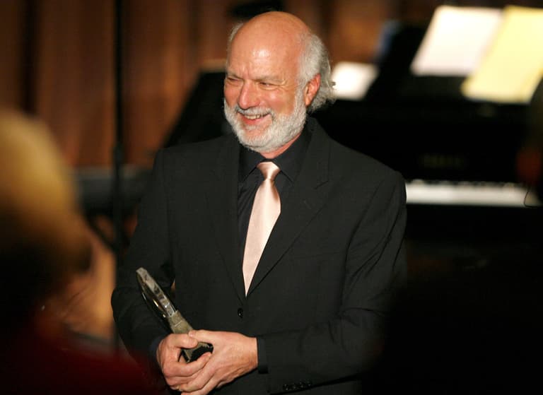 Friends and Cheers legend James Burrows dies aged 85 Friends and Cheers legend James Burrows dies aged 85