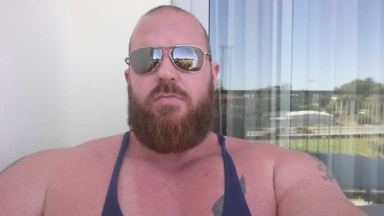 Dad and UK champion dies in tragic holiday accident in Spain, aged 45 Dad and UK champion dies in tragic holiday accident in Spain, aged 45