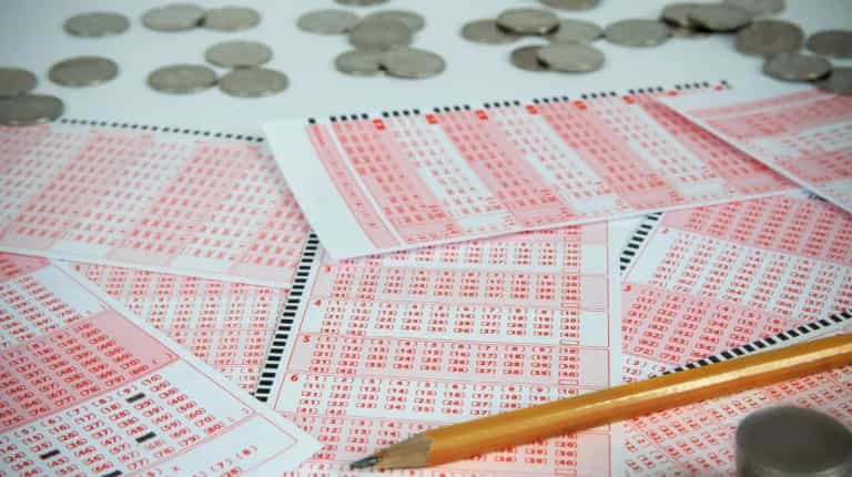 Tonight’s £69m EuroMillions jackpot has players rushing to this £9 ticket deal Tonight’s £69m EuroMillions jackpot has players rushing to this £9 ticket deal
