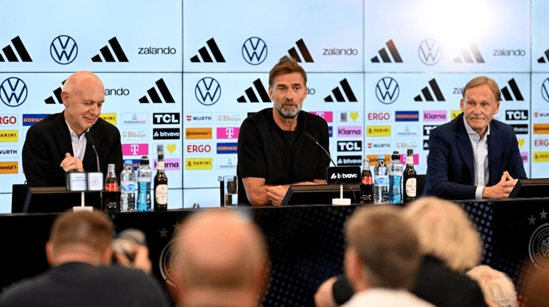 Klopp attacks media and makes quit threat in first Germany press conference Klopp attacks media and makes quit threat in first Germany press conference