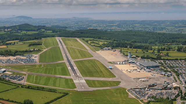 Bristol Airport chaos: Flights resume after runway defect strands hundreds Bristol Airport chaos: Flights resume after runway defect strands hundreds