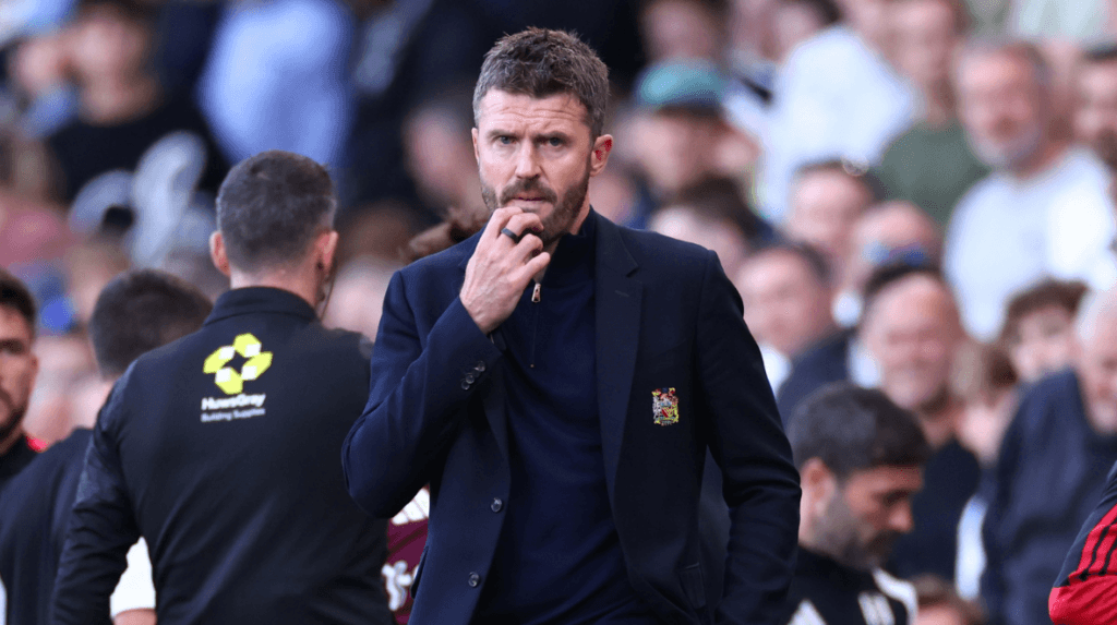 Man United make ‘contact with new manager’ as pressure on Carrick mounts